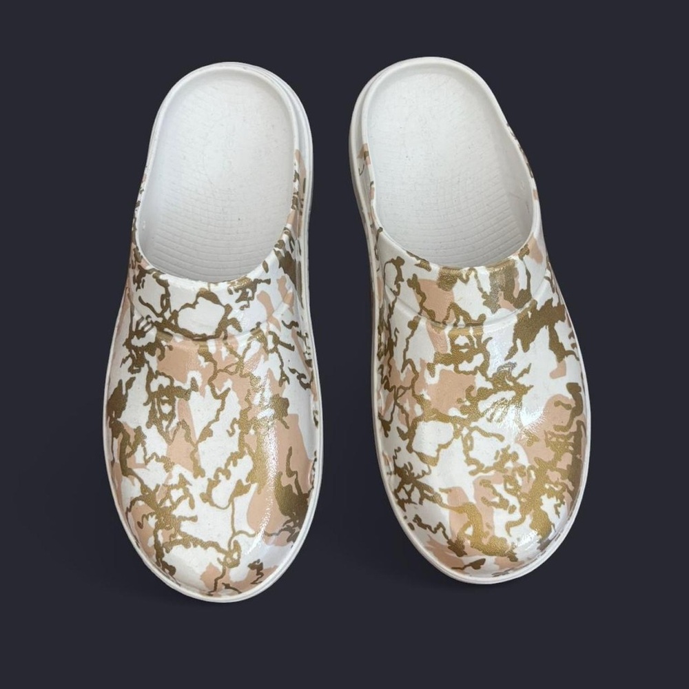 OOFOS OOcloog Clogs M8/W10